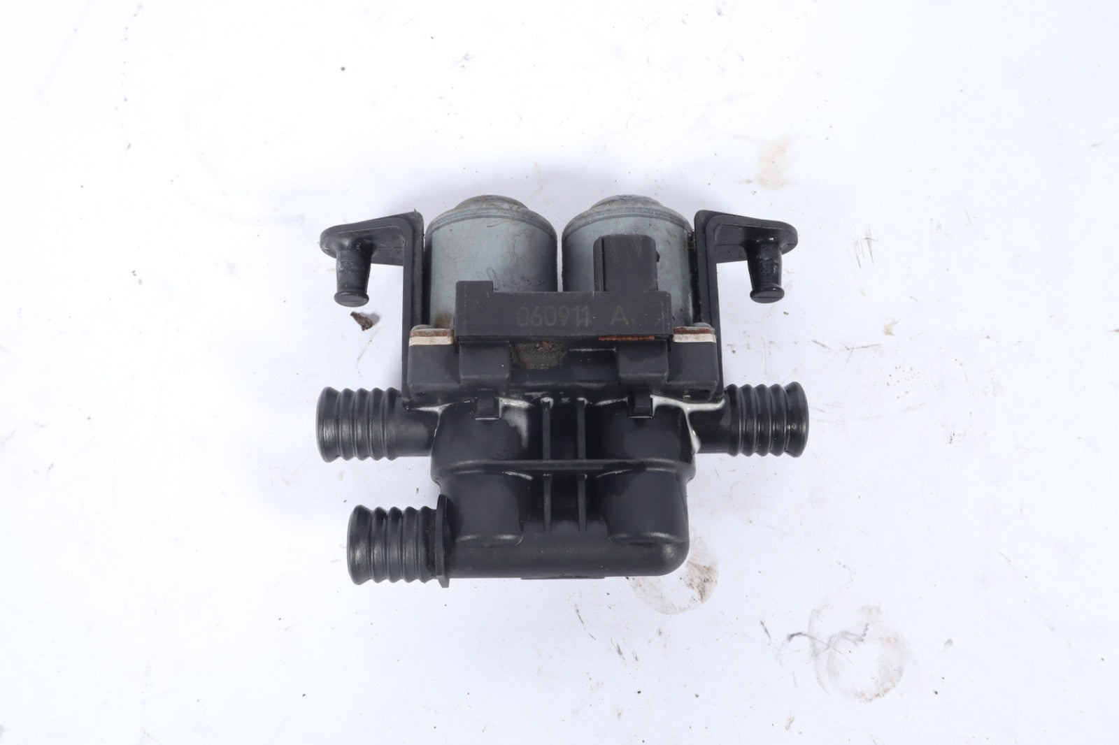2010 Land Rover Range Rover L322 A/C AC Heater Water Control Valve 8374995 OEM