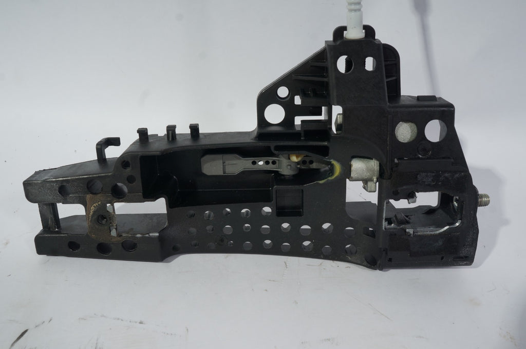 2012 - 2018 Audi A6 A7 Rear Right Exterior Door Handle Bracket 4H0837886 OEM