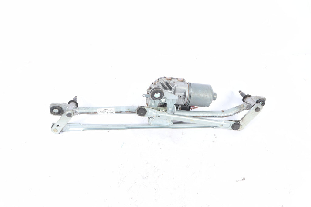 2009-20176 AUDI Q5 FRONT WINDSHIELD WIPER LINKAGE W MOTOR 8R1955119A OEM