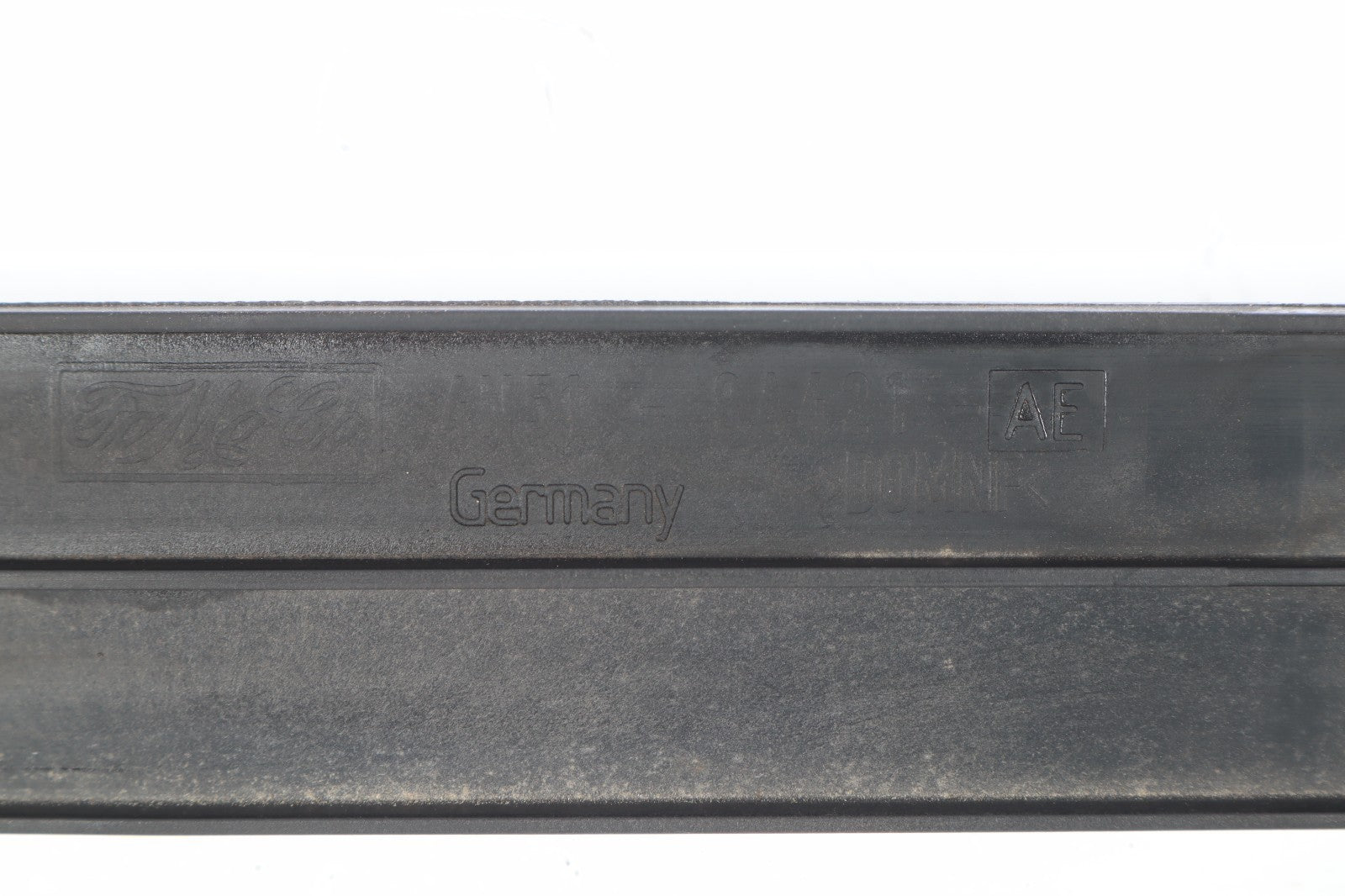 2008-2013 VOLVO C70 RADIATOR  FRAME BRACKET 4N51-8A421 OEM