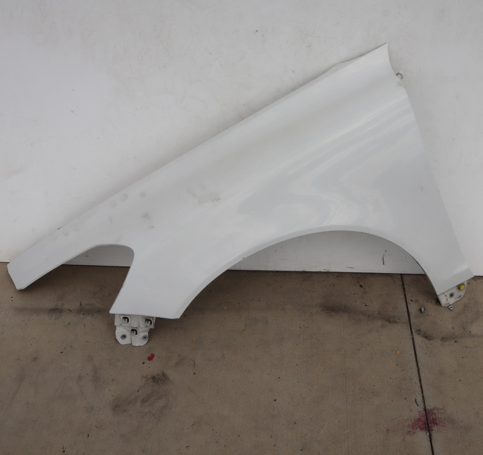 2011 VOLVO C70 FRONT LEFT FENDER OEM