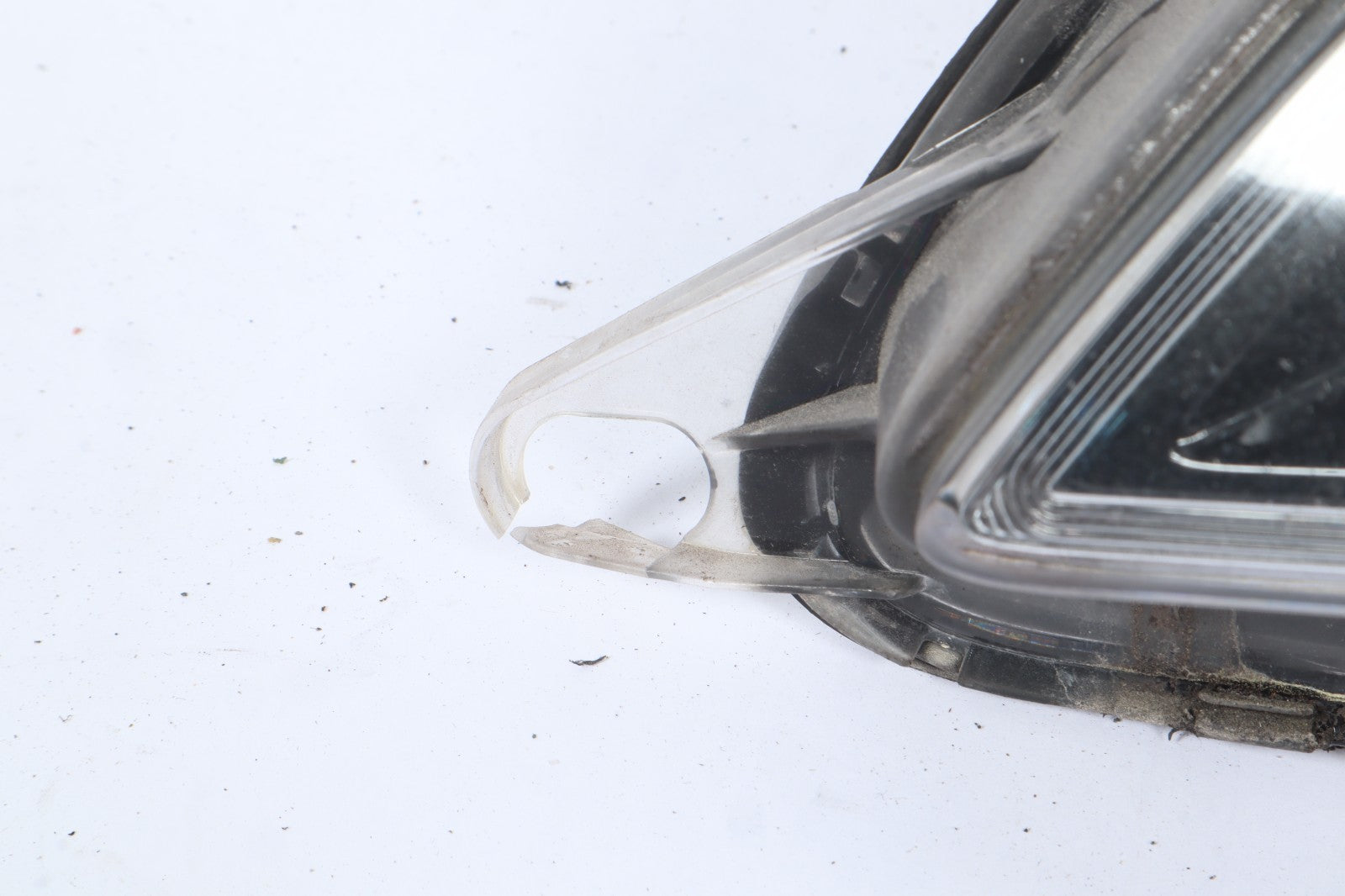 2016-2019 BUICK CASCADA FRONT LEFT XENON HEADLIGHT RH OEM 39059578
