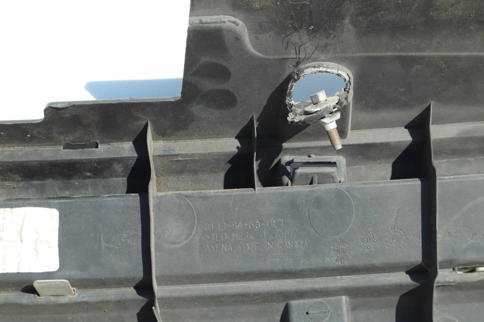 2011-2014 FORD EDGE FRONT GRILLE OEM