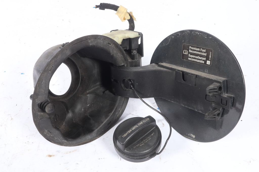 2016-2019 BUICK CASCADA FUEL TANK FILLER DOOR HOUSING 13410445OEM 13501151