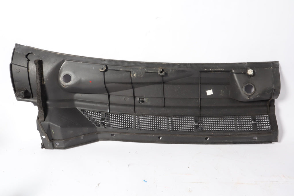04-15 Nissan Titan Armada Front Left Windshield Top Cowl Cover 66811-7S000 OEM