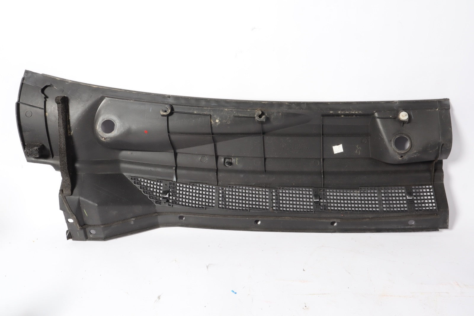 04-15 Nissan Titan Armada Front Left Windshield Top Cowl Cover 66811-7S000 OEM