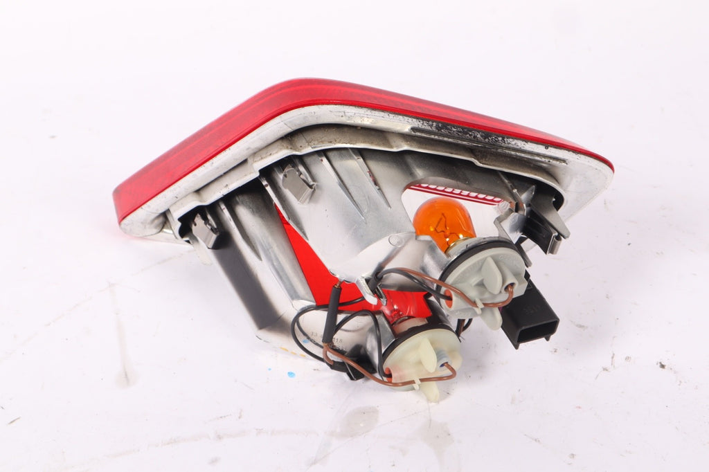 2016-2019 BUICK CASCADA REAR DRIVER SIDE BODY AUXILIARY SIGNAL LAMP 13483118 OEM