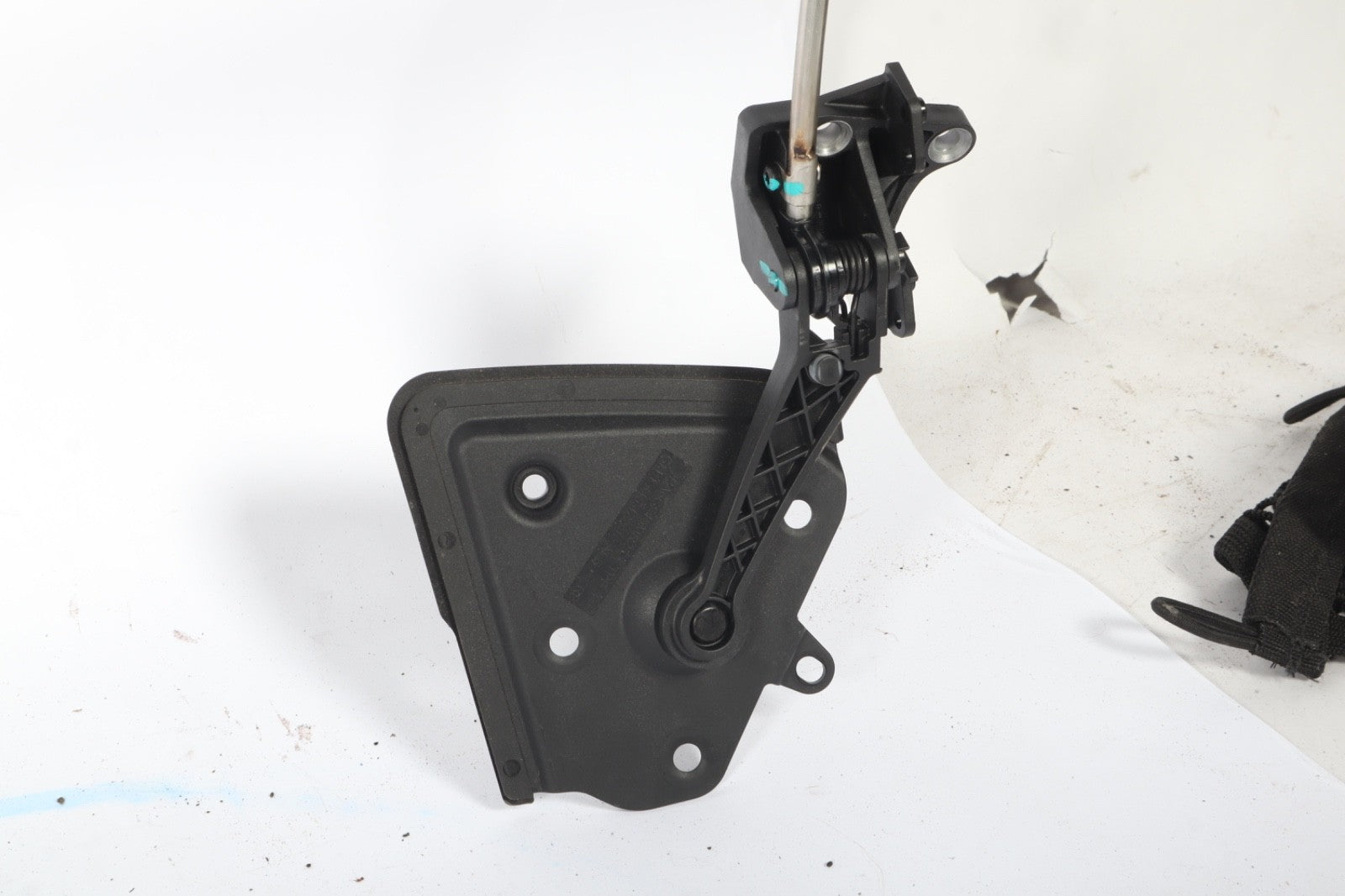 For2016 BUICK CASCADA REAR FLAP LEFT AND RIGHT OEM
