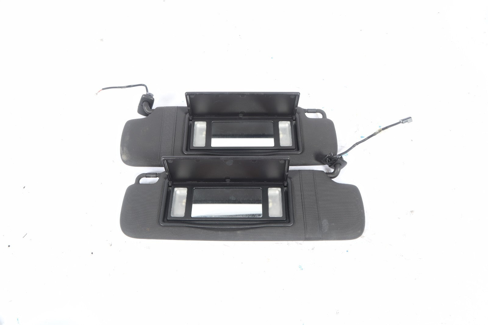 2016-2019 BUICK CASCADA LEFT  RIGHT SUN VISOR BLACK SET PAIR ASSEMBLY OEM