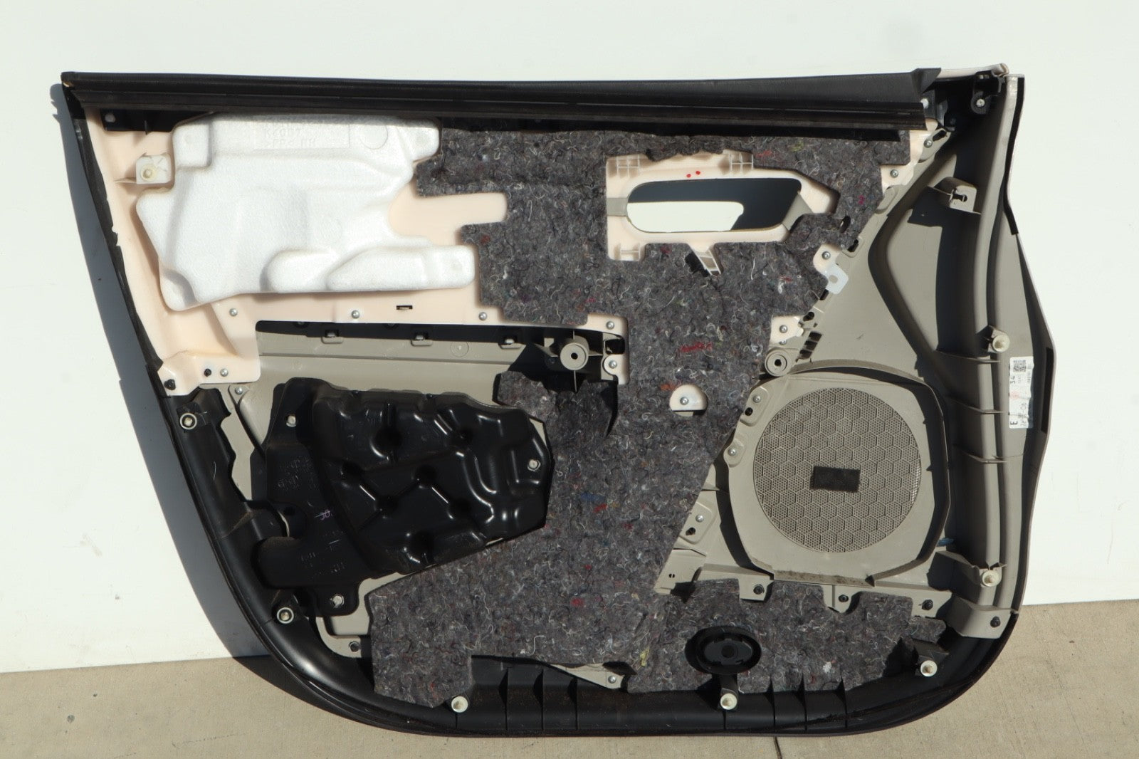 2010-2012 MAZDA CX-9 FRONT DOOR TRIM PANEL DRIVER SIDE RIGHT OEM
