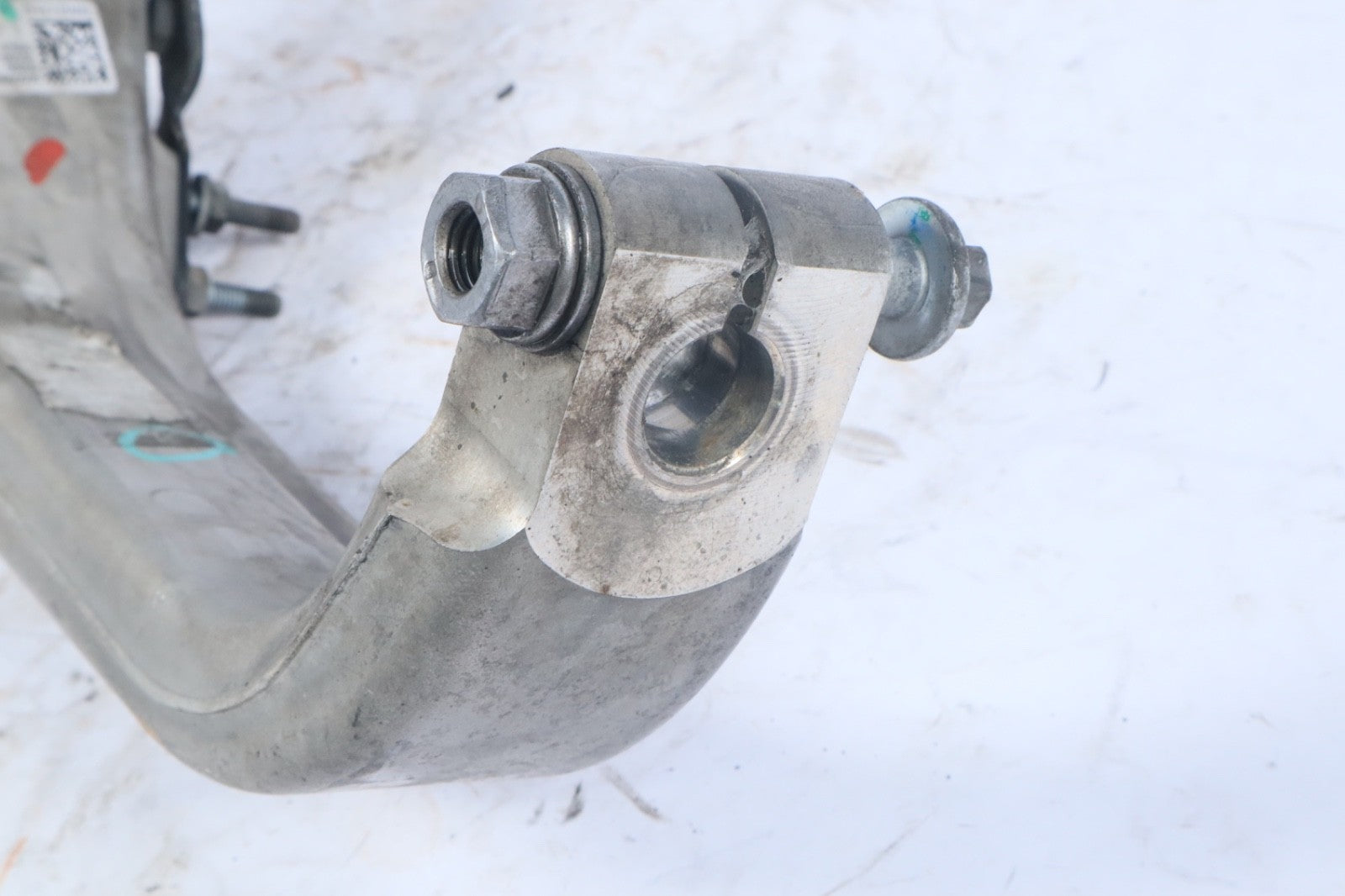 2017-2025 ALFA ROMEO STELVIO AWD FRONT LEFT SPINDLE KNUCKLE HUB OEM
