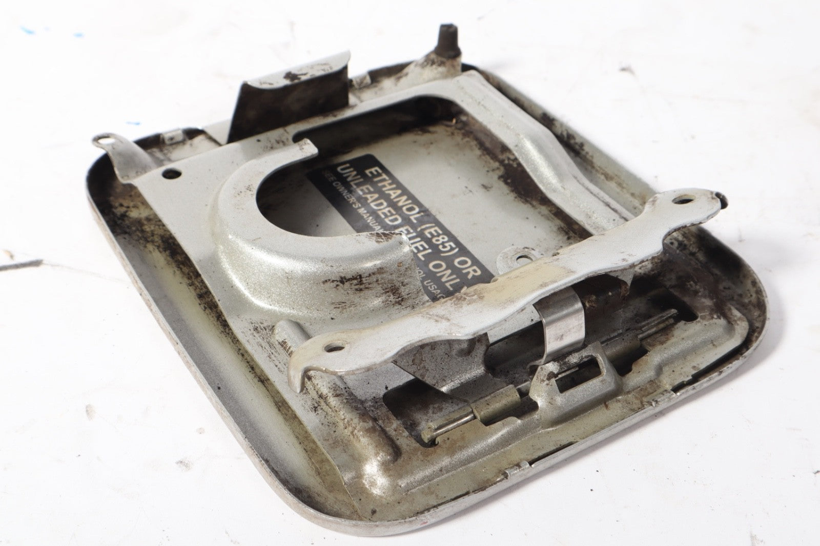 2004 - 2012 Nissan Armada Infiniti QX56 Fuel Gas Door Filler Lid G8830-ZV5MA OEM