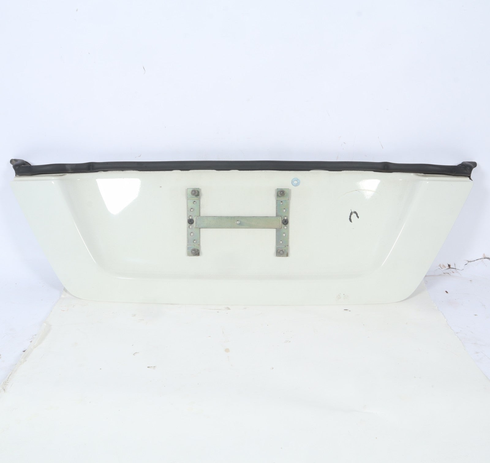 2006-2013 VOLVO C70 REAR TRUNK LID SHELL LICENSE PLATE PANEL TRIM 9214458 OEM