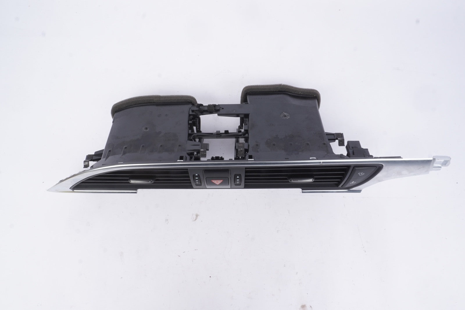 2012-2015 AUDI A6 A7 S6 S7 CENTER DASH AIR VENT  4G1820951 OEM