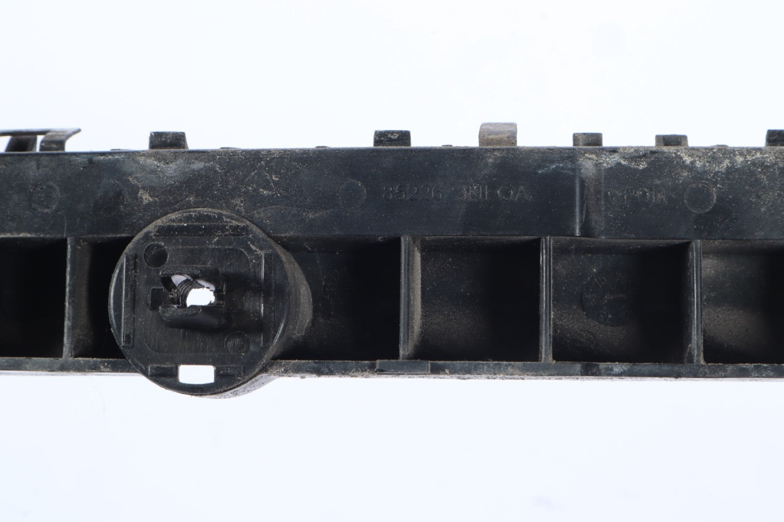 2013-2017 NISSAN LEAF BRACKET REAR BUMPER SIDE RH852263NF0A OEM