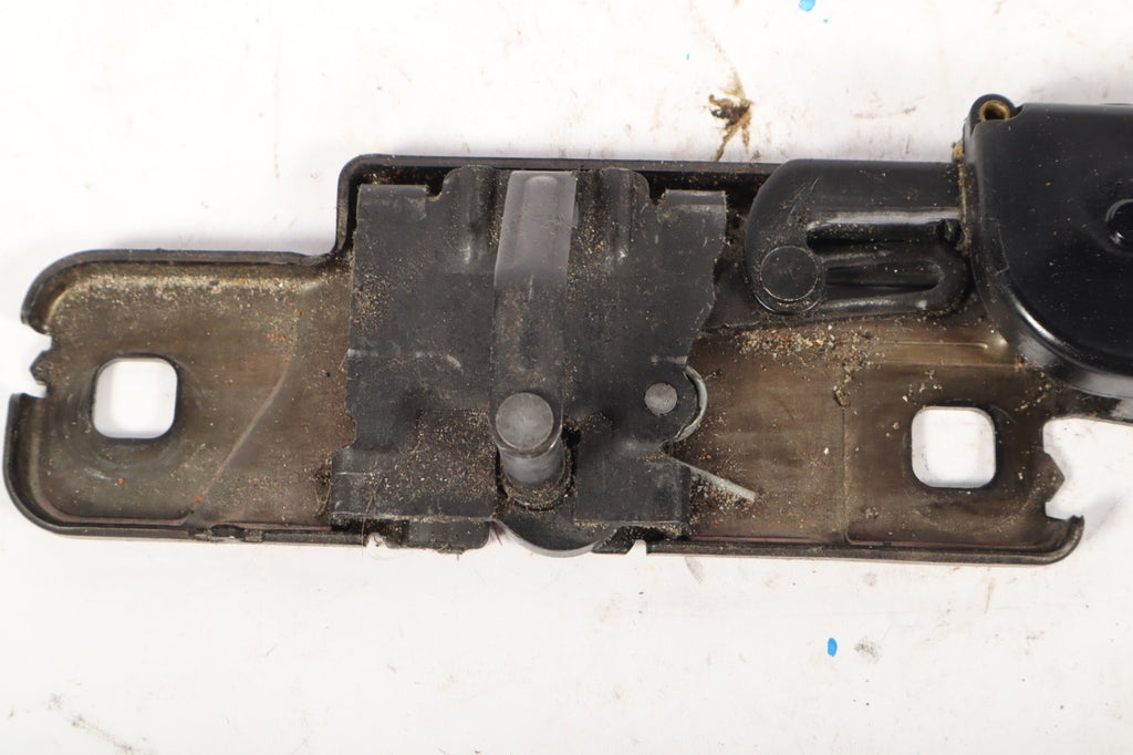 2007-2015 AUDI Q7 TRUNK LID LOCK LATCH ACTUATOR STRIKER PLATE 4F9827383B OEM