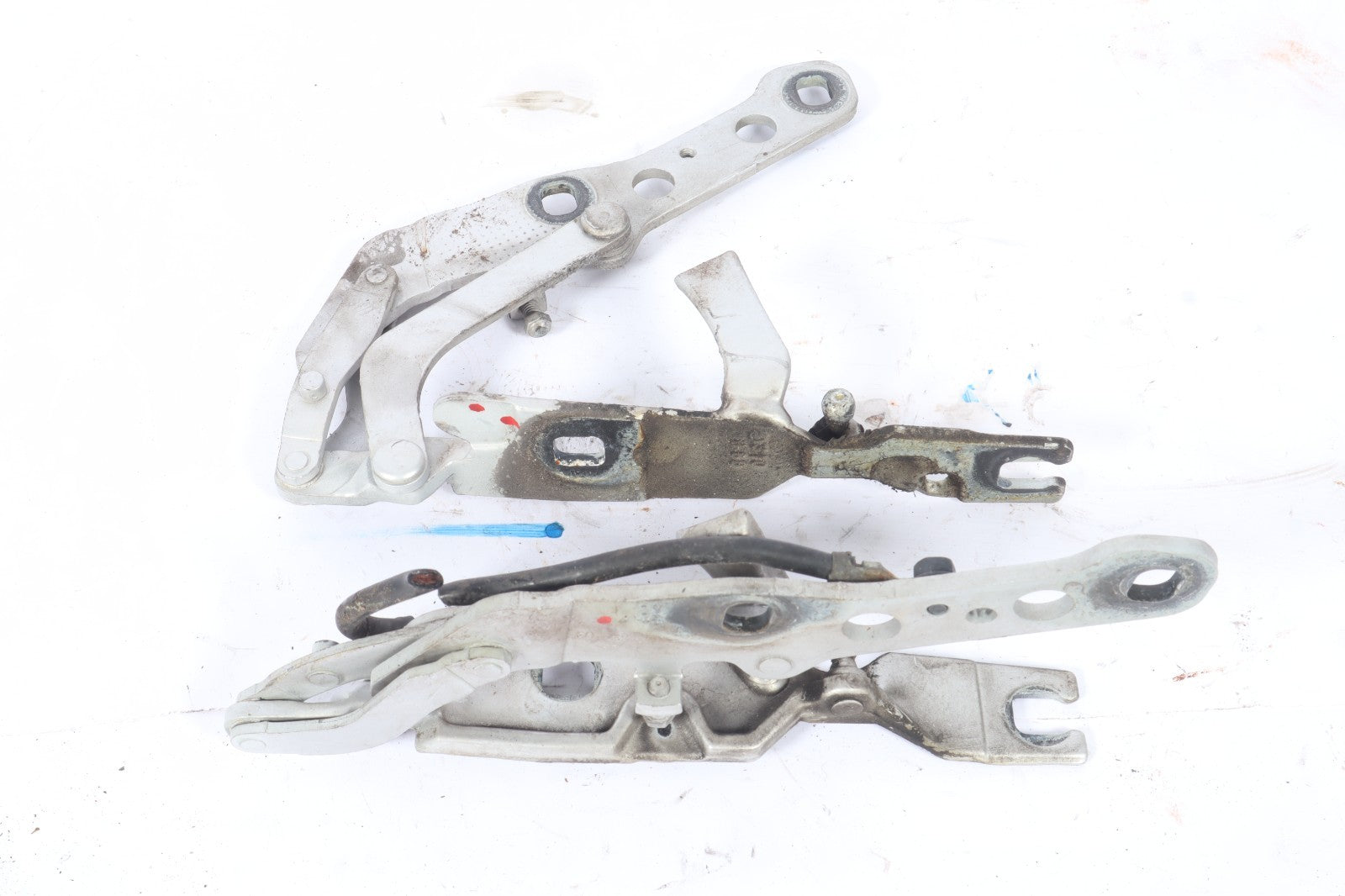 2007 - 2010 BMW X3 E83 FRONT HOOD HINGE LEFT & RIGHT SET OEM