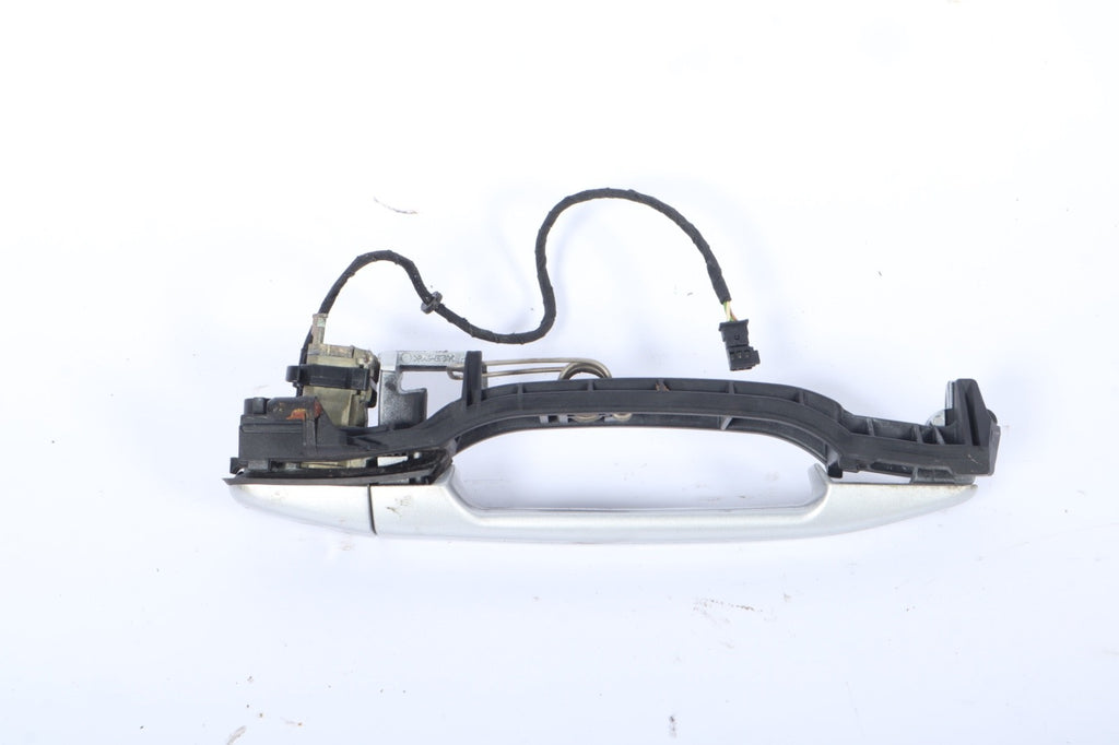 98-03 Mercedes W208 CLK430 CLK320  LEFT DRIVER SIDE EXTERIOR DOOR HANDLE OEM