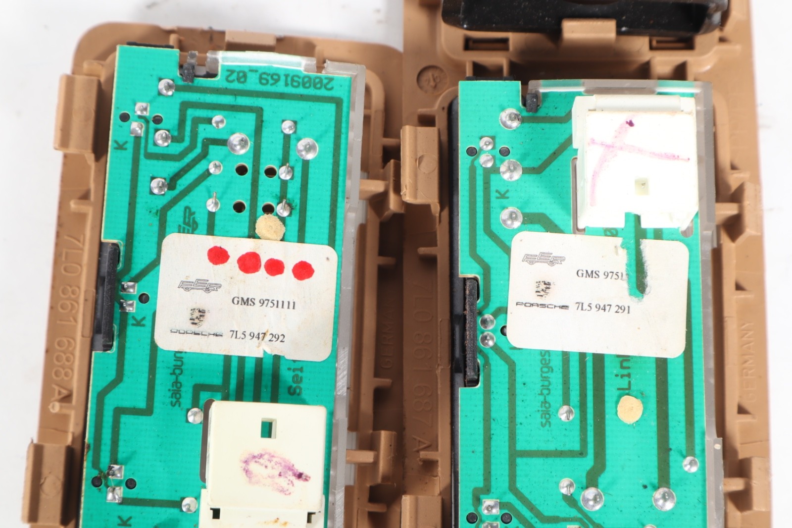 2003-2010 Porsche Cayenne Rear Left Roof Courtesy Dome Map Light Lamp OEM 32429