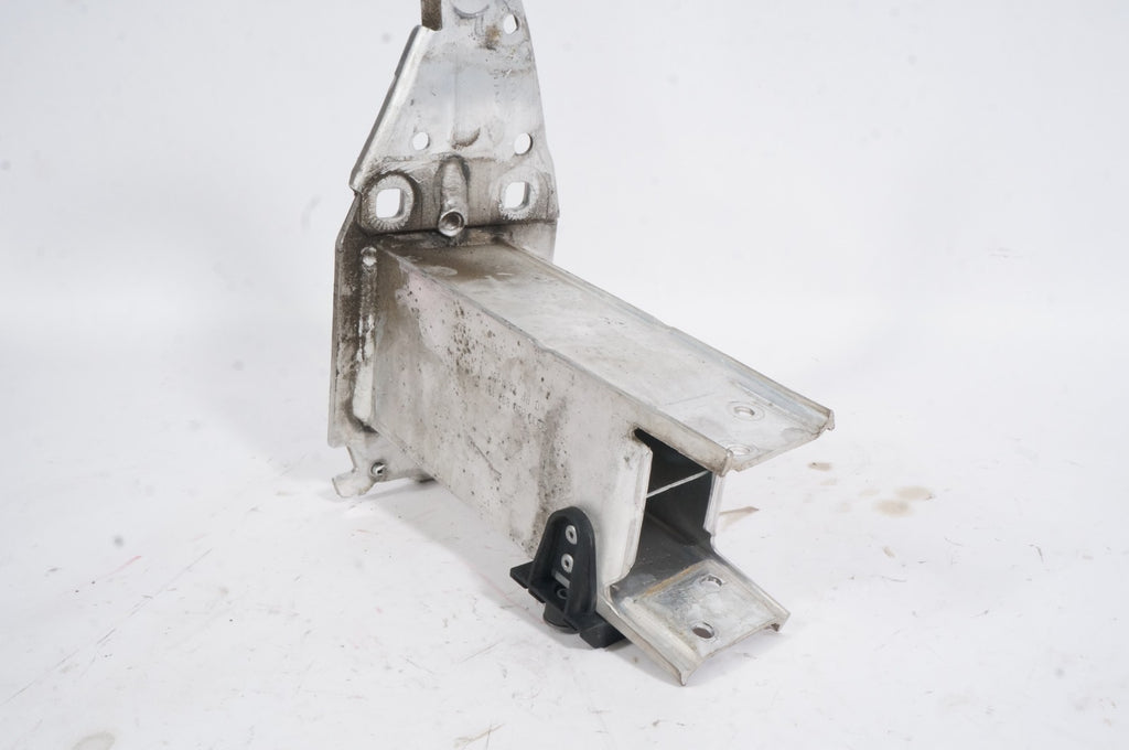 2012-2018 AUDI A6 A7 S6 S7 RS7 (C7 4G8) RIGHT FRONT BUMPER REINFORCEMENT BRACKET