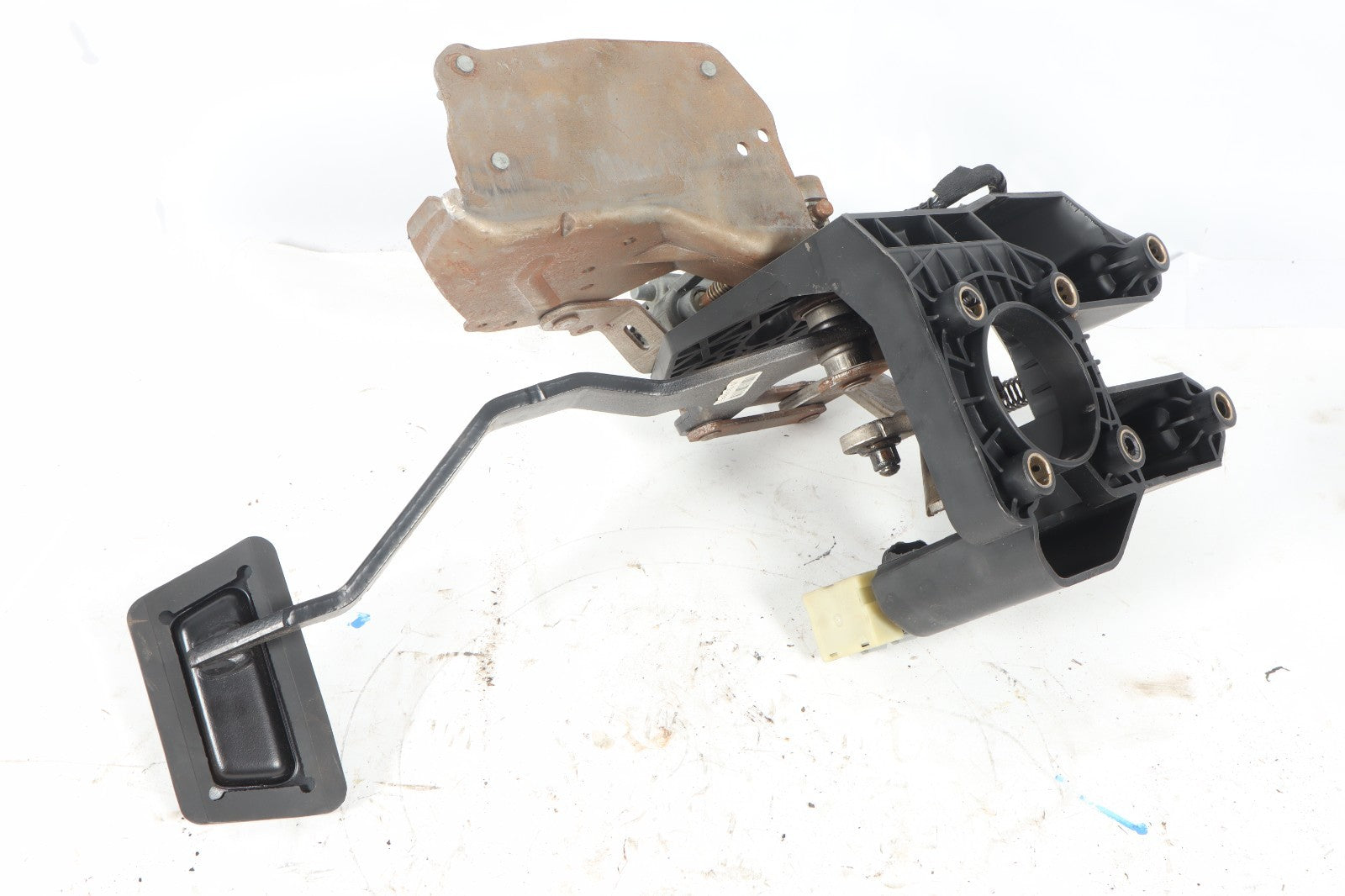 2011 -2020 DODGE GRAND CARAVAN PARKING BRAKE PEDAL OEM P04721199 AG