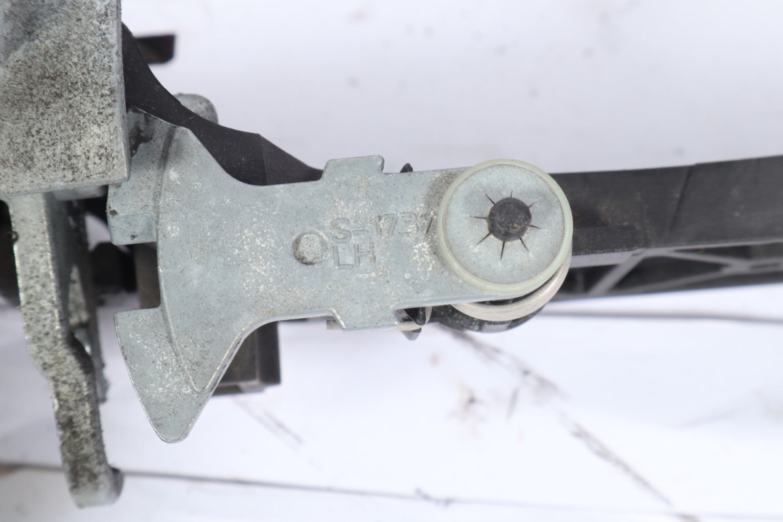2010-2012 Ford Taurus Front Left Driver Side Exterior Door Handle Assembly OEM