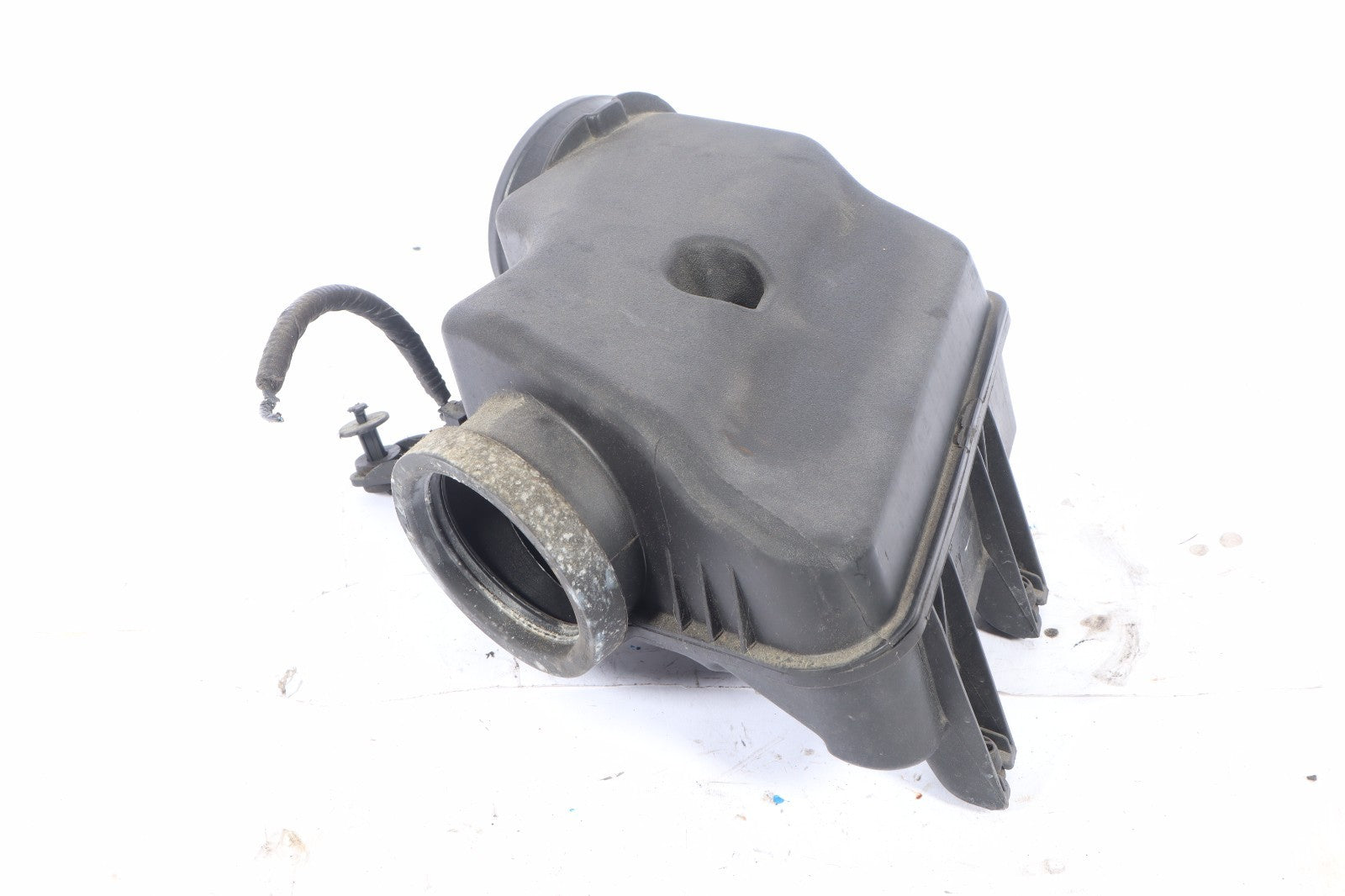 2012-2016 DODGE CHRYSLER TOWN & COUNTRY AIR INTAKE RASONATOR 04861731AC OEM