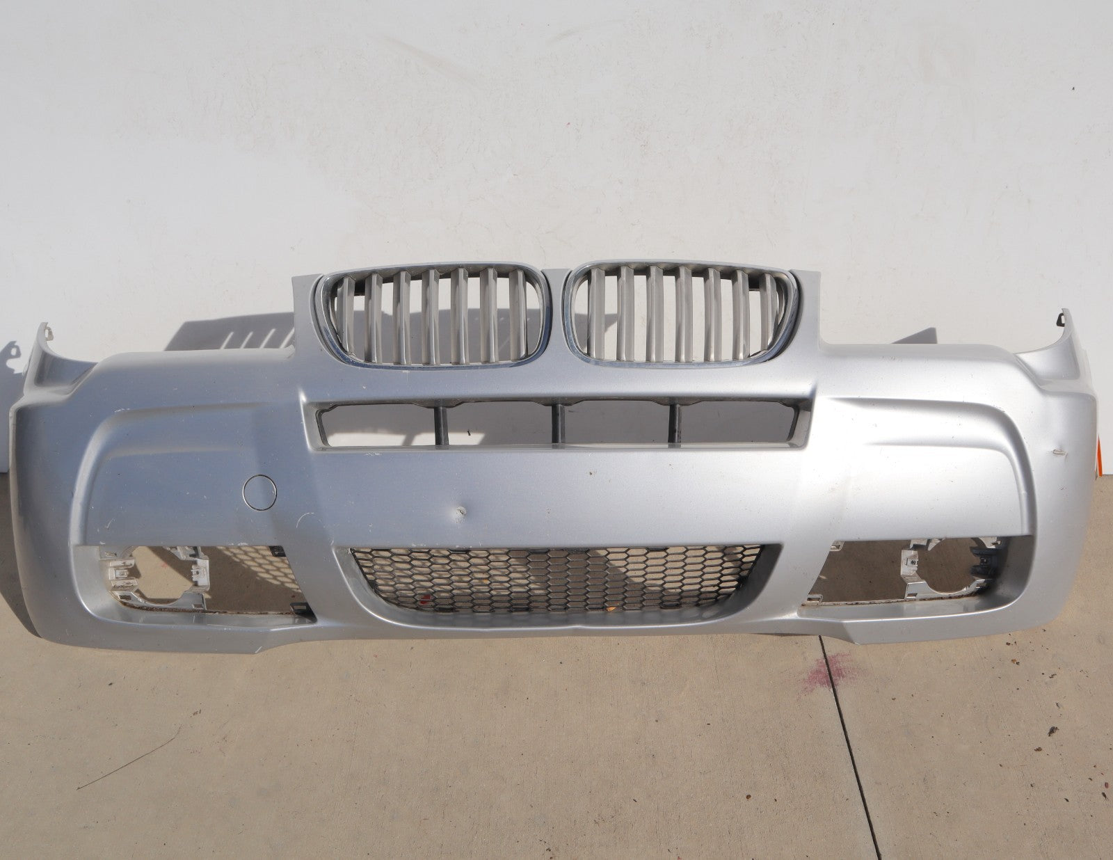 2007-2010 BMW X3 FRONT BUMPER COVER OEM ONLY PICK UP!!!