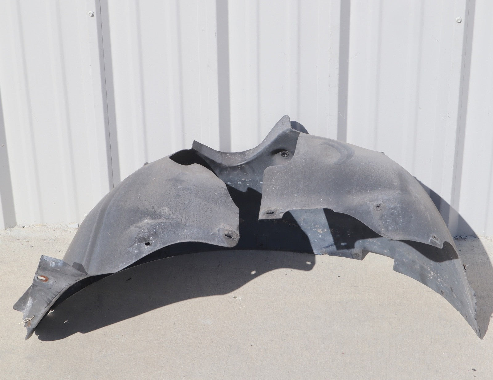 2005 - 2010 Porsche Cayenne S 955 Front Left Wheel Liner Splash Guard Arch OEM