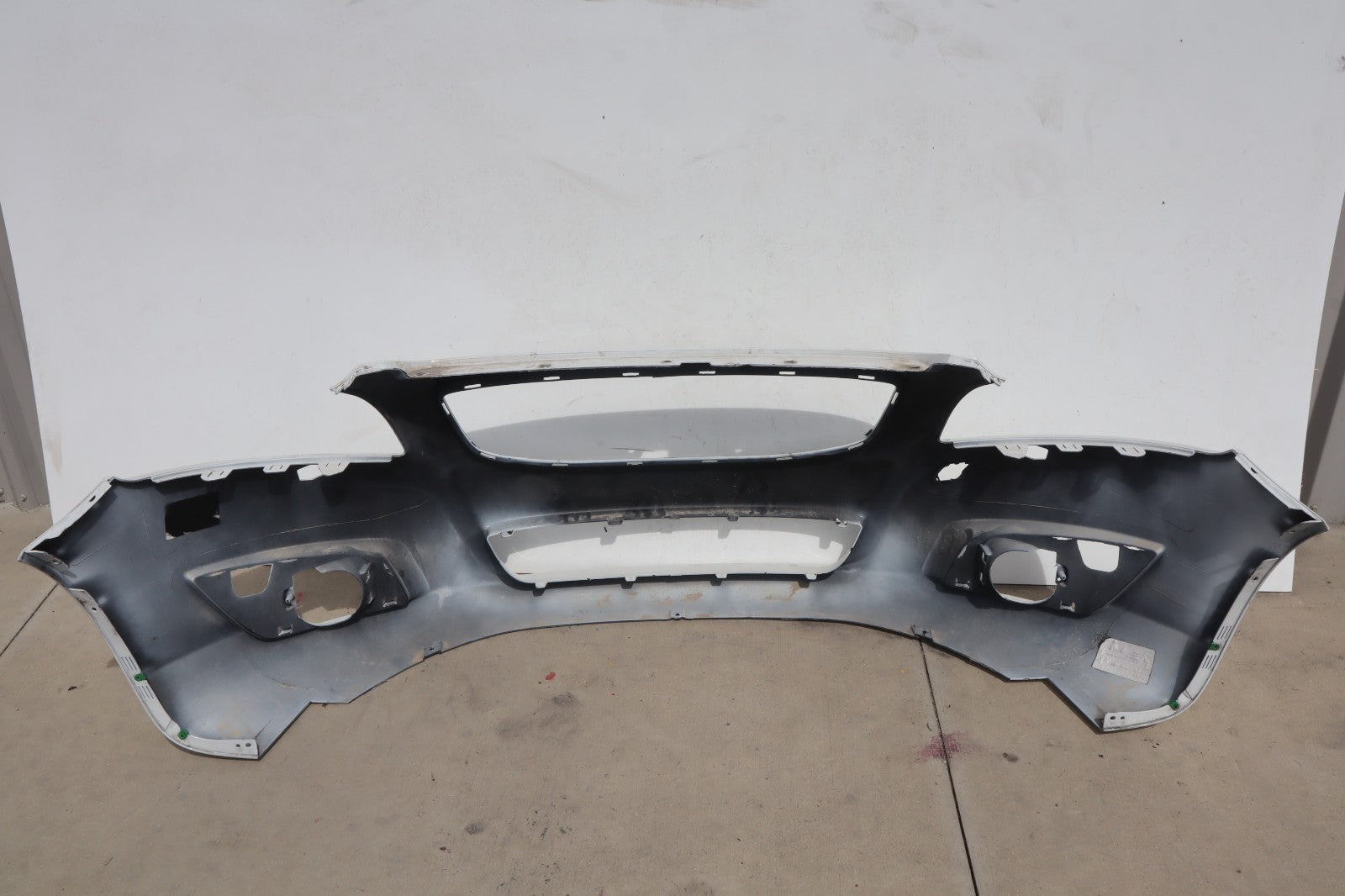 2011-2013  VOLVO C70 CONVERTIBLE FRONT BUMPER COVER OEM ONLY PICK UP!!!
