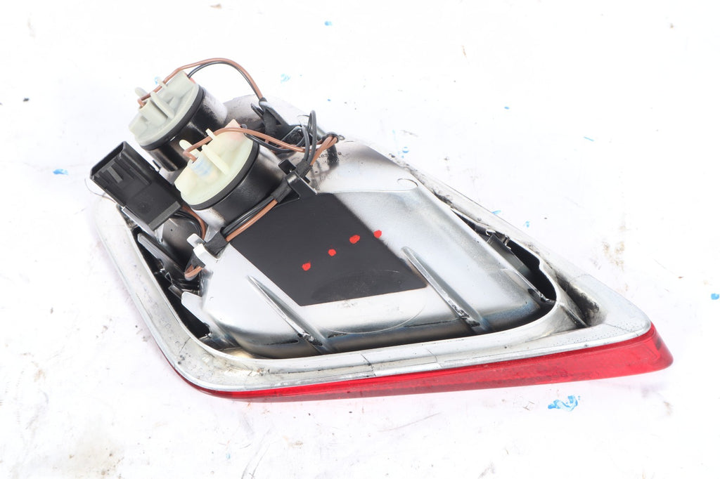 2016–2019 BUICK CASCADA DRIVER SIDE INNER TRUNK TAIL LIGHT LAMP OEM  13483119