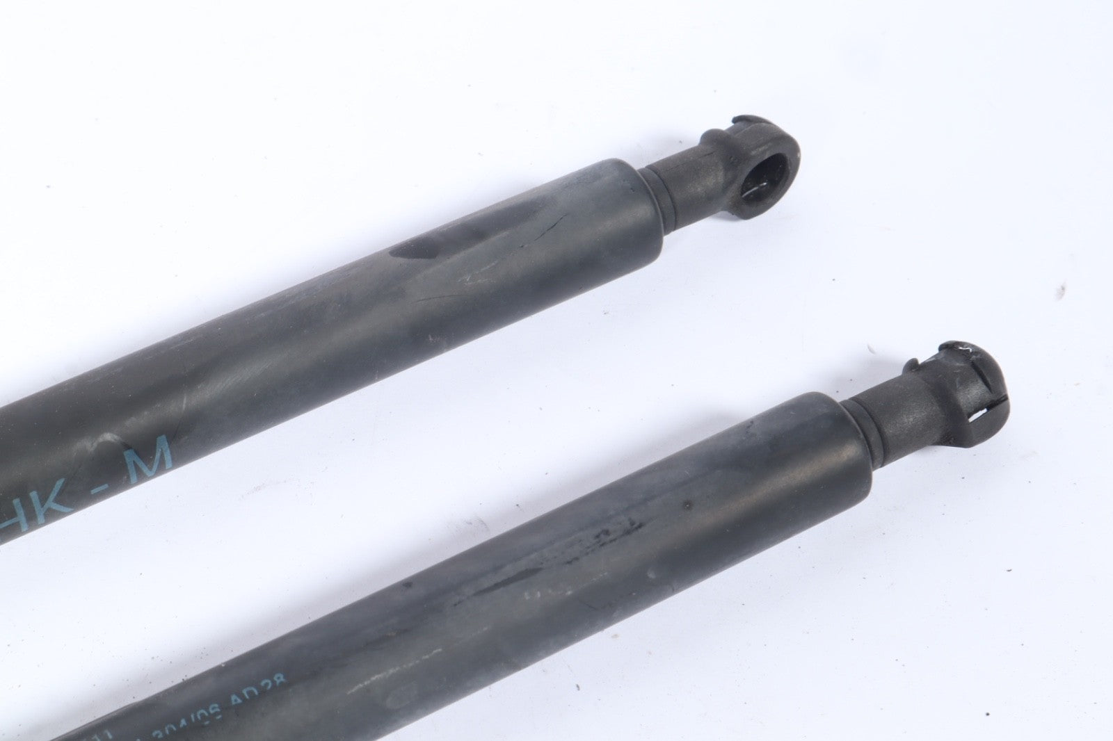 2004-2010 BMW X3 E83 PAIR OF TAILGATE GAS STRUTS SET 3414711 OEM