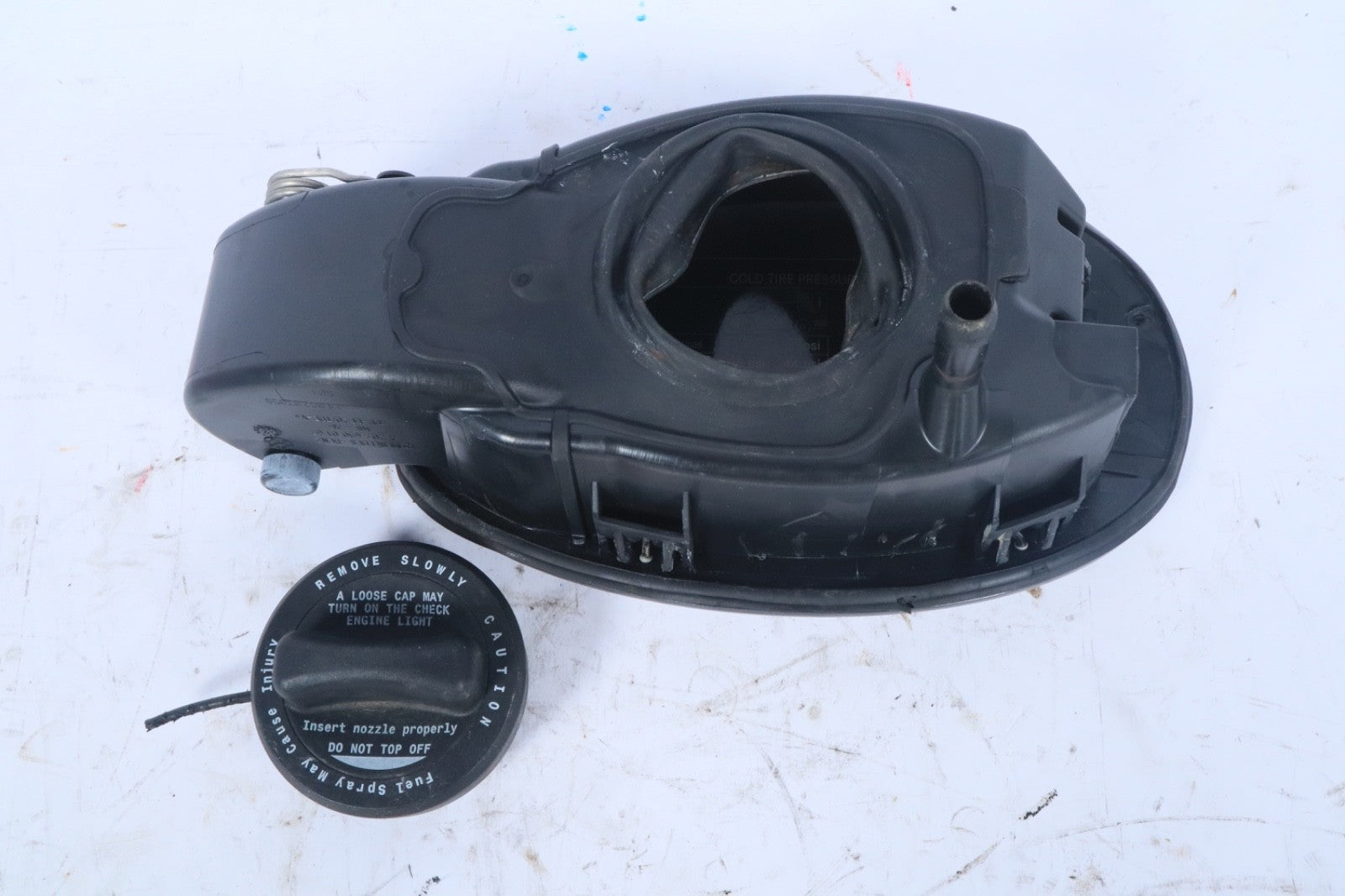 2010 - 2017 MERCEDES-BENZ E350 COUPE CONVERTIBLE FUEL GAS TANK LID COVER OEM