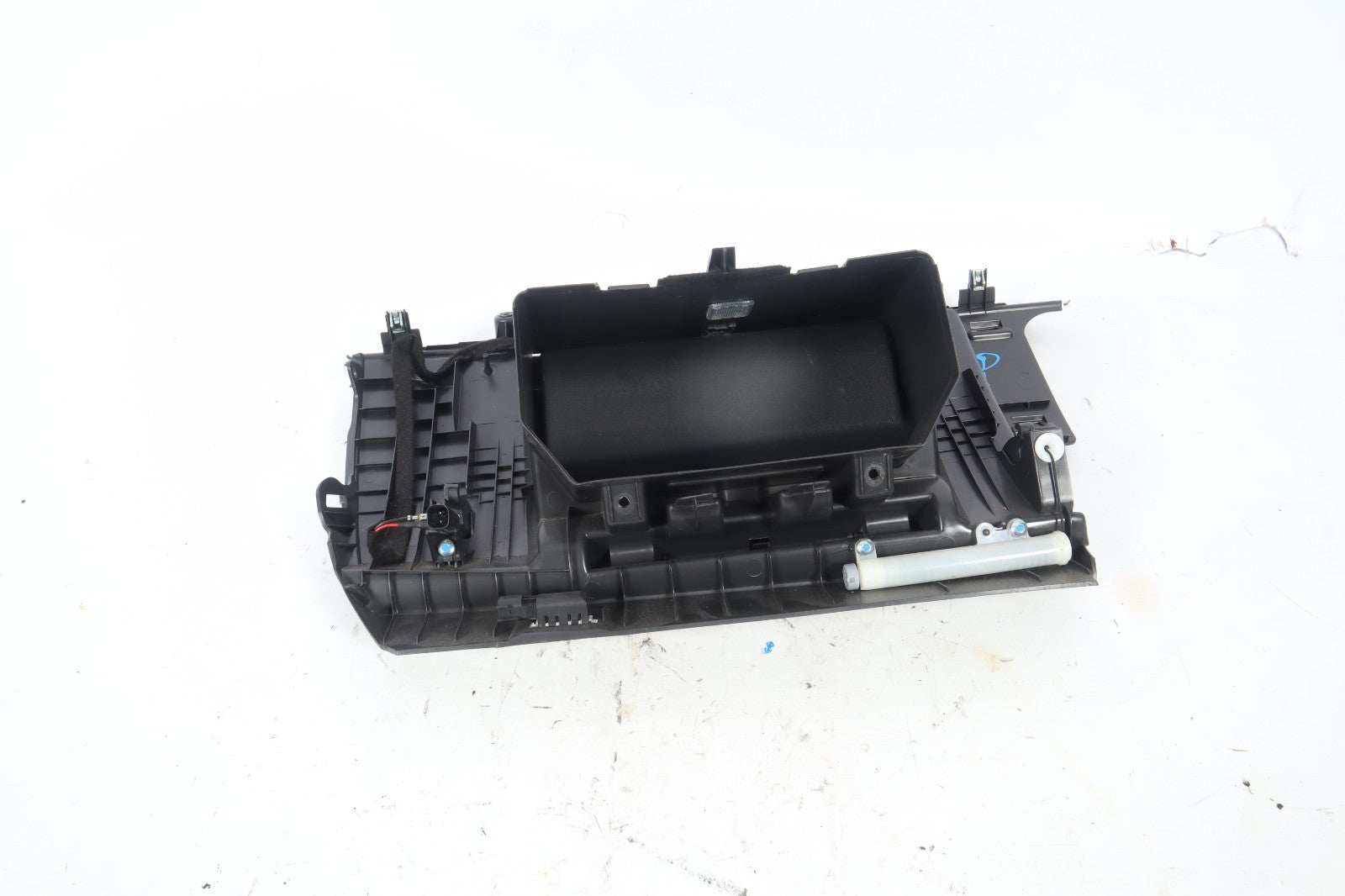 2006-2013 VOLVO C30 C70 GLOVE BOX COMPARTMENT ASSEMBLY OEM 39808621