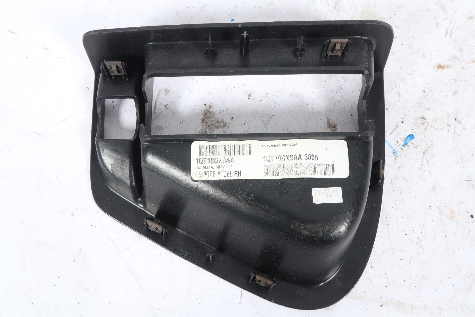 2011-2020 DODGE GRAND CARAVAN TOWN & COUNTRY REAR DOOR TRIM ELEMENT 1QT10DX9AA