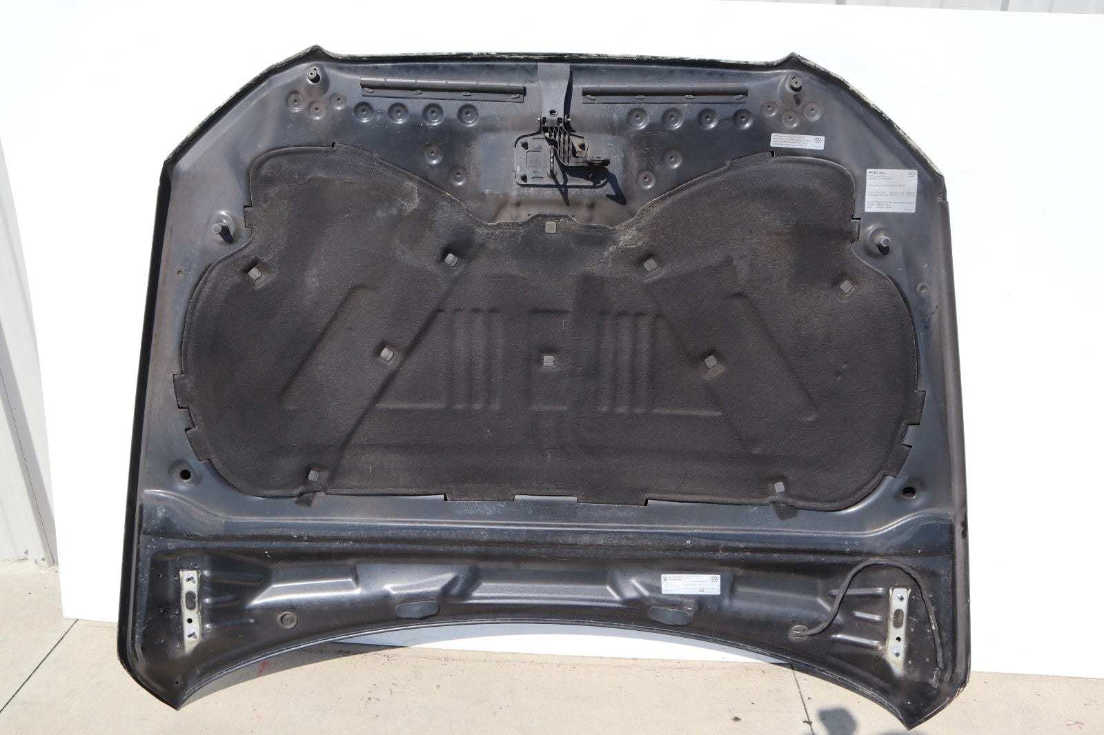 2009 - 2012 AUDI Q5  HOOD BONNET LID BLACK PAINT 8K0010515Q OEM ONLY PICK UP!!!