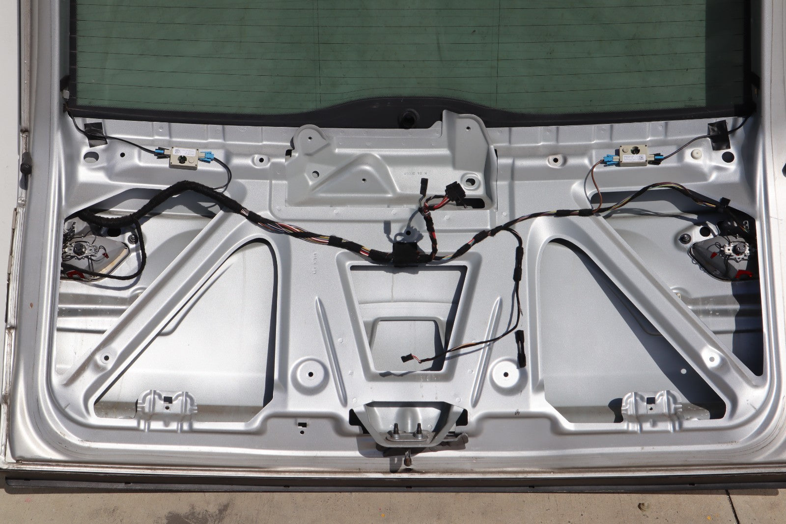 2007-2010 BMW E83 X3 REAR TRUNK LID LIFTGATE TAILGATE W/ GLASS OEM ONLY PICK UP!