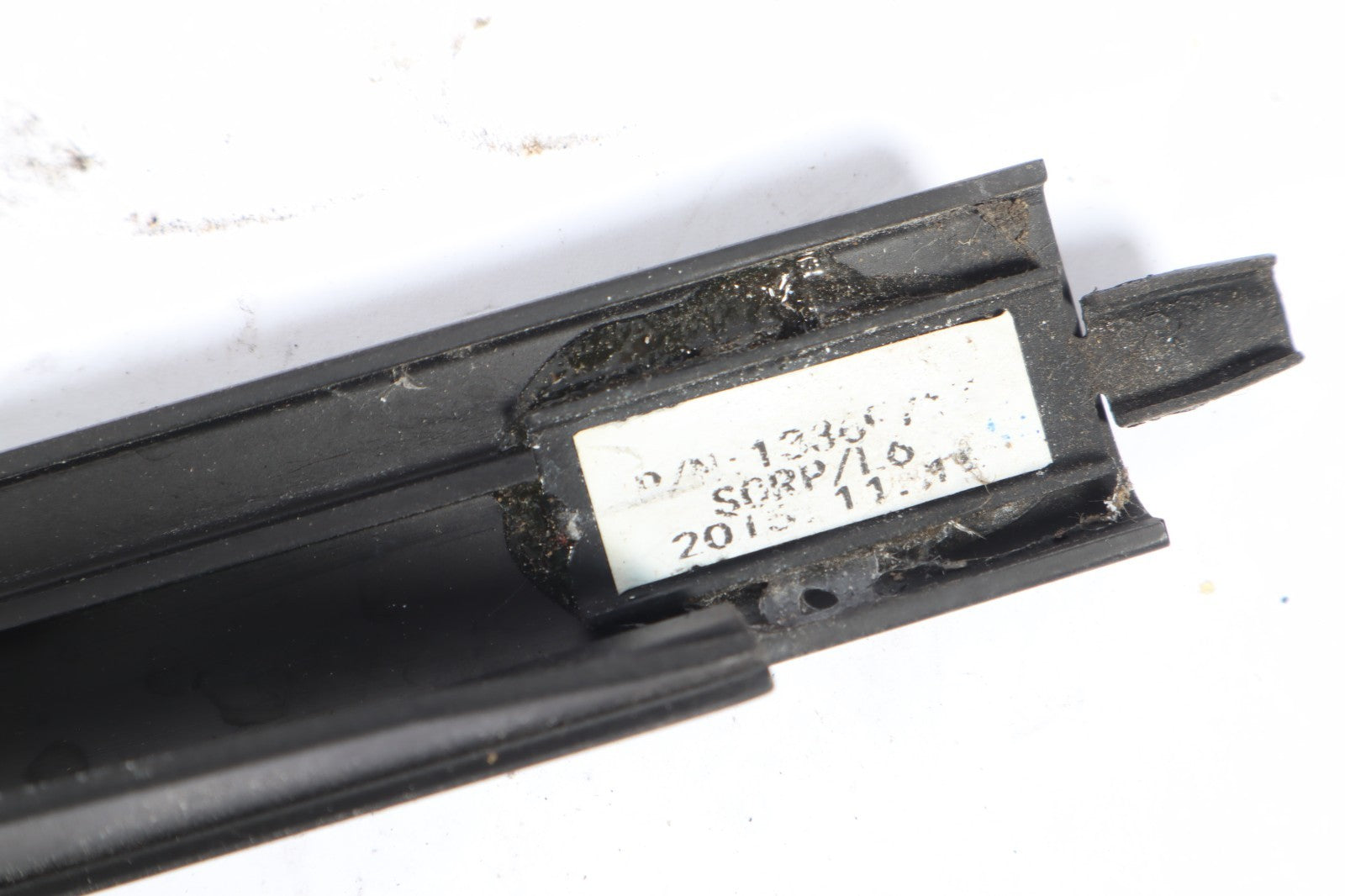 2016 BUICK CASCADA FRONT LEFT AND RIGHT MOLDING OEM