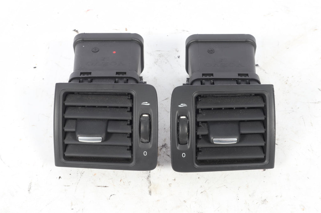 2007-2013 VOLVO C30 DASHBOARD AC HEATER AIR VENT GRILLE OEM LEFT  RIGHT PAIR OEM