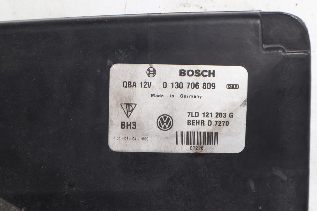 2005 - 2006 Porsche Cayenne Complete Engine Cooling Radiator Fan OEM