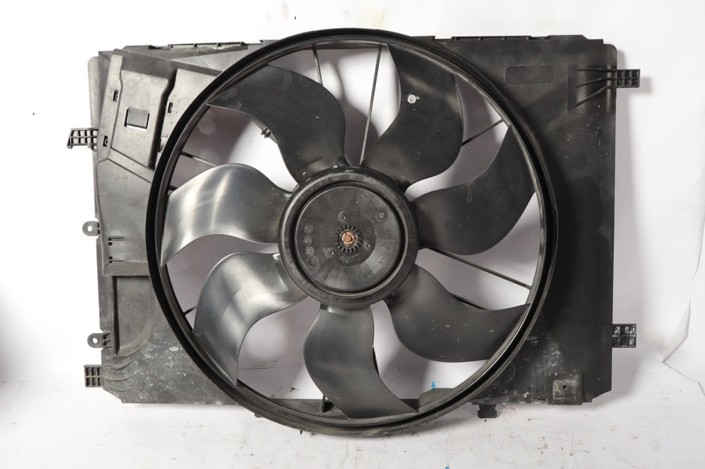 08-20 Mercedes W204 C250 E350 Engine Radiator Cooling Fan Motor Assembly OEM