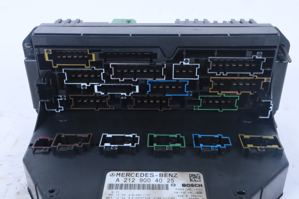 2010-2016 Mercedes E350 SLK250 CLS550 C350 Front SAM Module Relay Fuse Box OEM