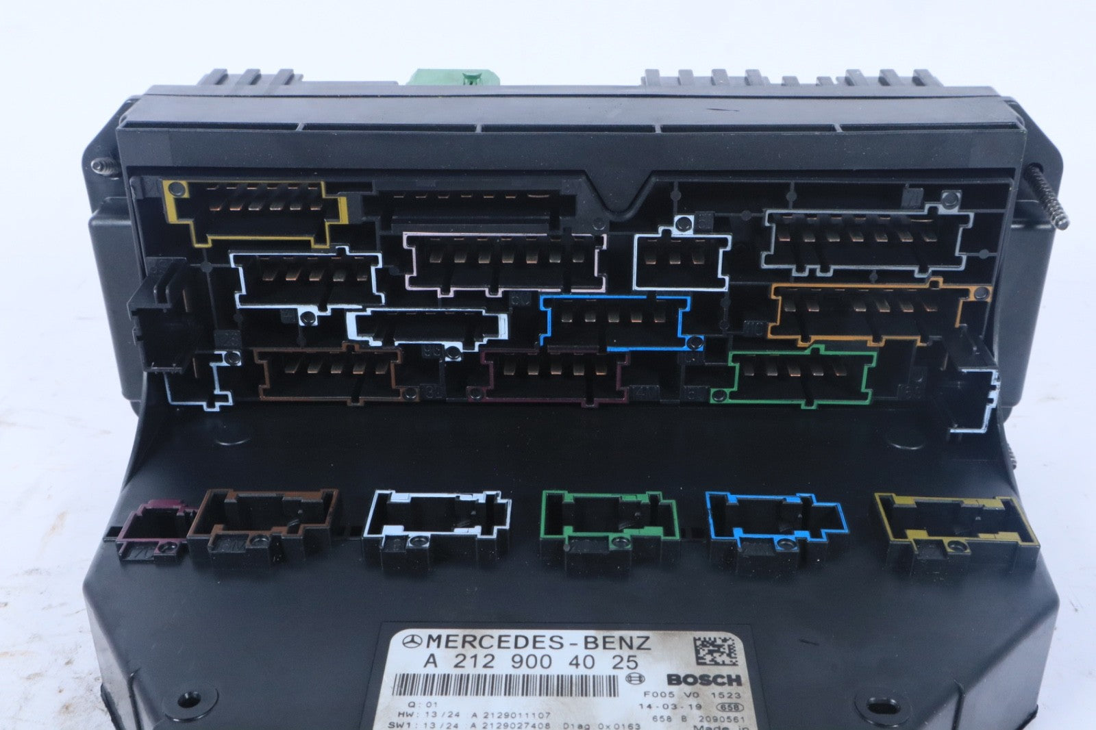 2010-2016 Mercedes E350 SLK250 CLS550 C350 Front SAM Module Relay Fuse Box OEM
