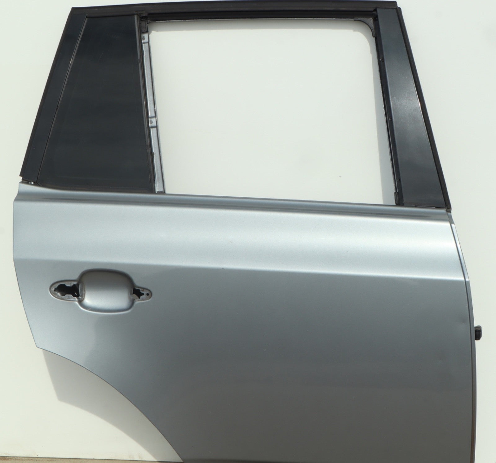 2004-2010 BMW X3 E83 Rear Right Driver Side Door Shell  OEM ONLY PICK UP!!!