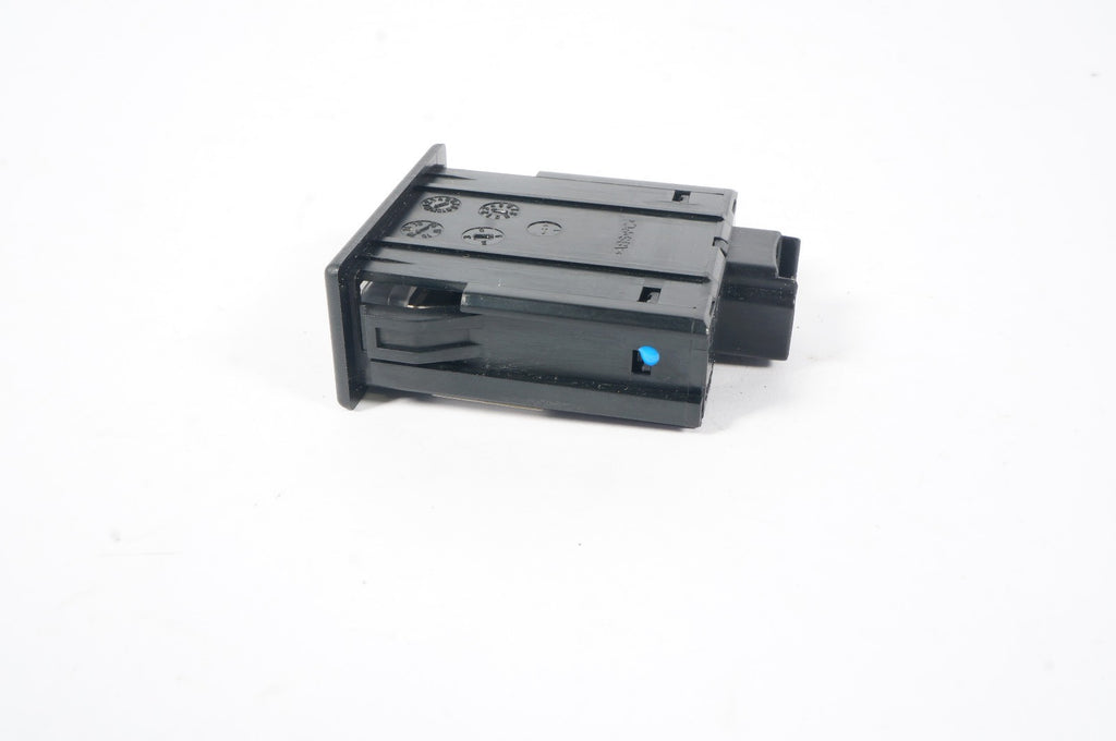 2017-23 ALFA ROMEO STELVIO CENTER CONSOLE DUAL USB ADAPTER PORT