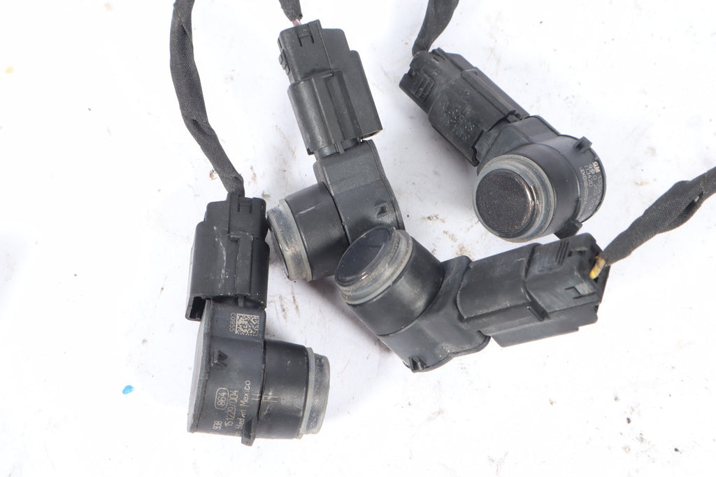 2016-2019 BUICK CASCADA FRONT BUMPER WIRING HARNESS PARKING HAS DAMAGE 39036049