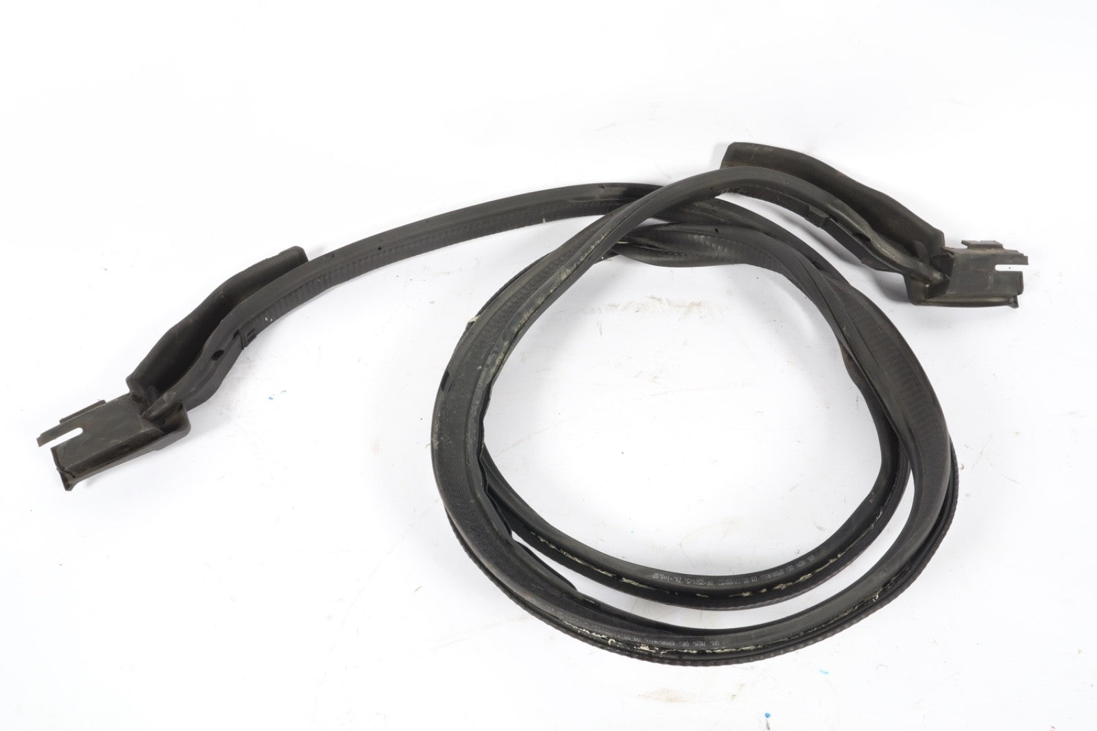 2016-19 Buick Cascada Rear Folding Top Stowage Compartment Lid Weatherstrip OEM