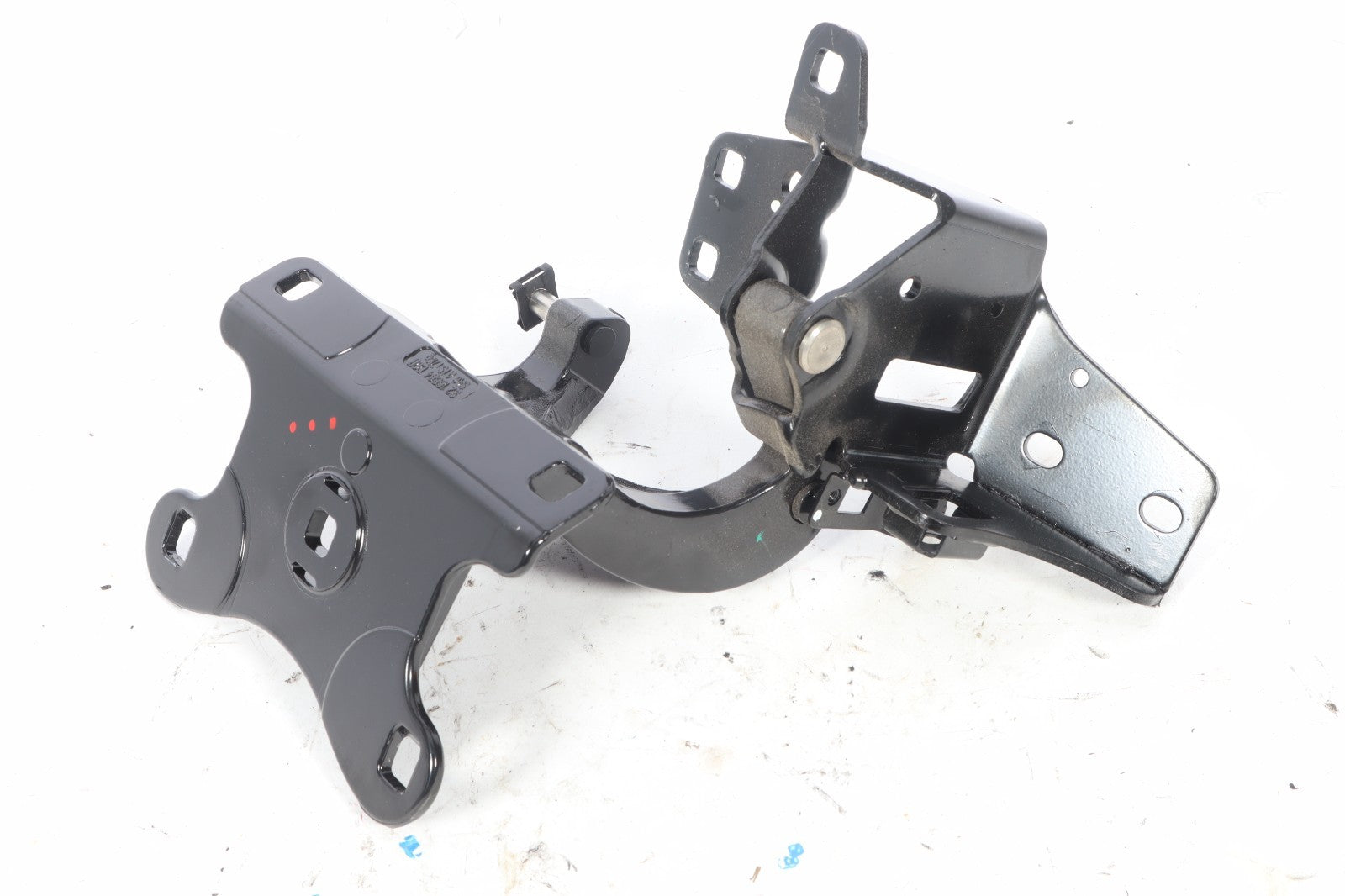 2006-2013 VOLVO C70 LOWER TRUNK LEFT HINGE WITH HYDRAULIC CYLINDER OEM