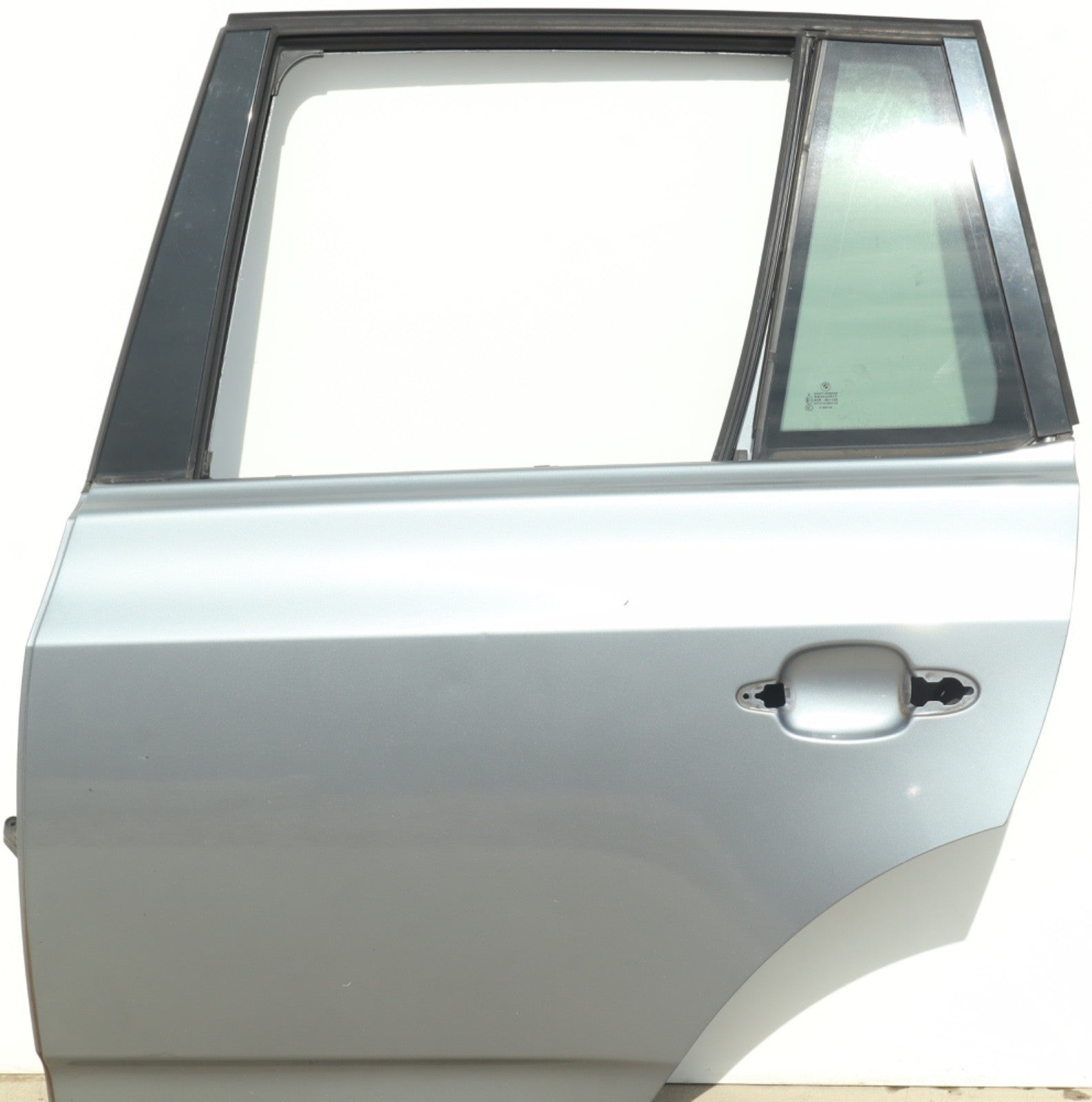 2004-2010 BMW X3 E83 Rear Left Driver Side Door Shell  OEM ONLY PICK UP!!!