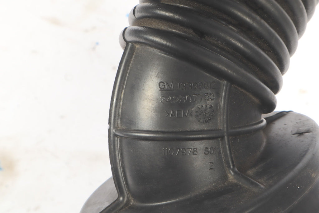2016–2019 BUICK CASCADA Air intake hose to turbocharger OEM